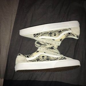 Vans skull bandana size 9.5